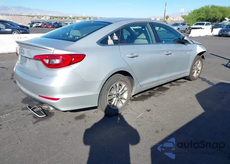 2017 Hyundai Sonata z USA, uszkodzony, nr VIN 5NPE24AF9HH578588